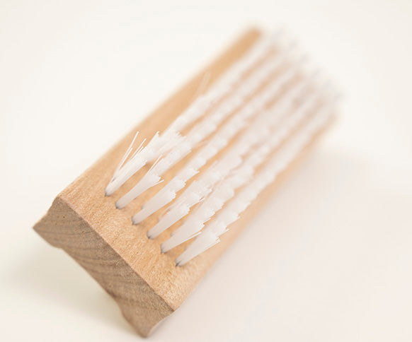 Everyday Nail Brush With Dual Fill - Medium Stiff